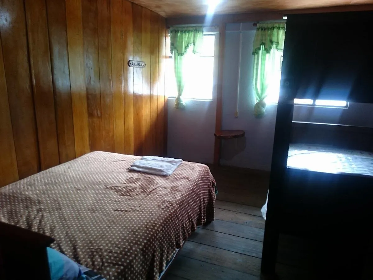 Vandrarhem Hostal Colibri Nanegal Quito Ecuador